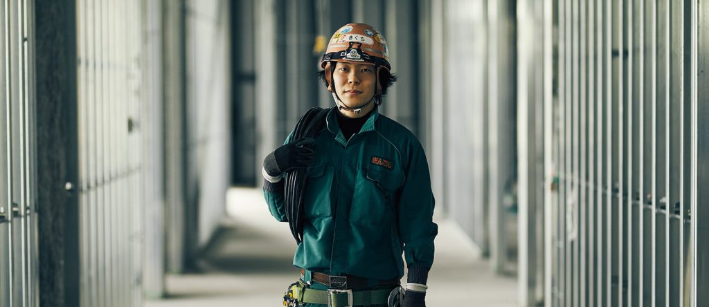 ごく自然に、父の後を追いかけて。現場の仲間たちと、上達を目指す日々。