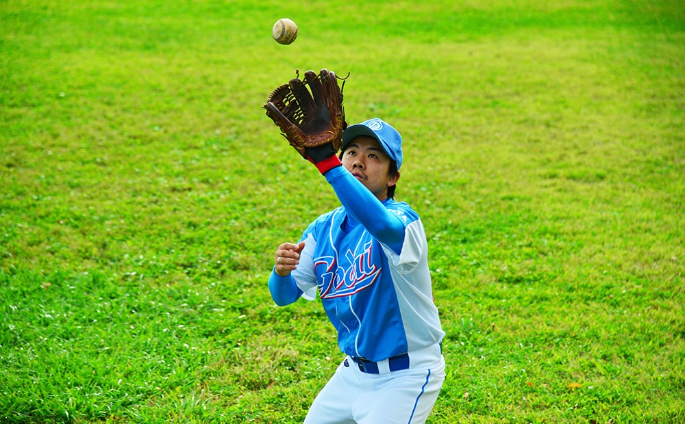 中学、高校と野球ひと筋。野球でのチームワークが、仕事にも役立っている。
