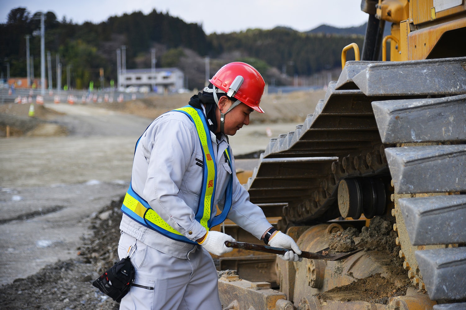 大型重機を駆使して造成。街づくりを一から行う現場で、驚きはやがて「やりがい」に変わった。