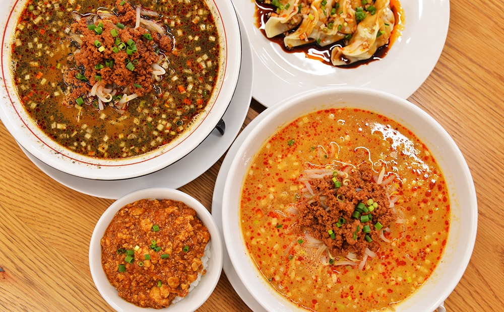 復興進む商業地区の中心で、人気を集める担々麺専門店